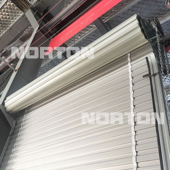 Hướng dẫn lắp đặt cửa cuốn: Bạn đã chú ý đến những chi tiết này chưa?