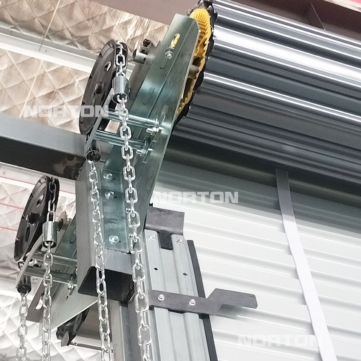 cửa bằng tay bằng thép