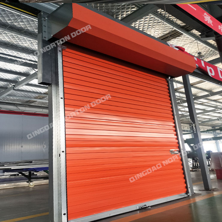 Cửa lăn thủ công với ngăn