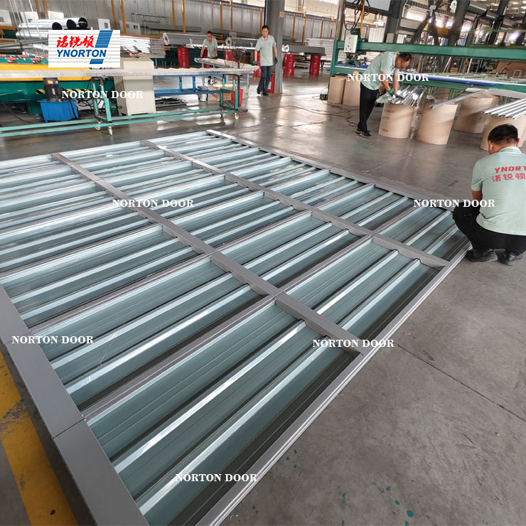 Cửa nhà để xe bằng thép một lớp