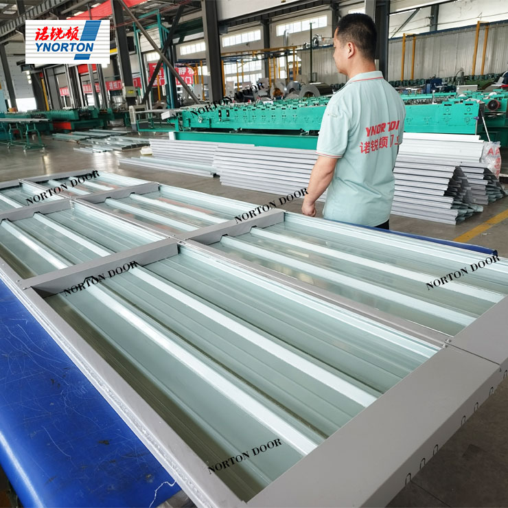 Cửa nhà để xe bằng thép